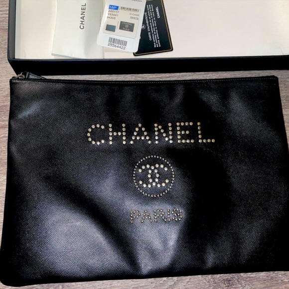 Authentic Chanel Clutch bag - Picture 1 of 7